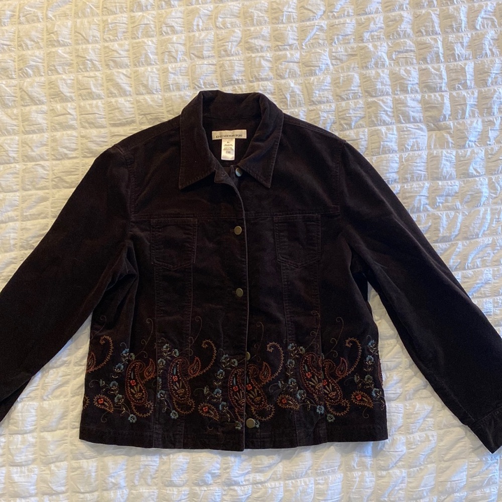 Brown corduroy jacket with embroidered bottom